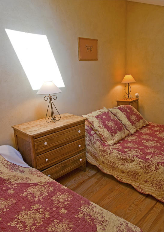 La Fontaine Bed & Breakfast Simiane-la-Rotonde Room photo