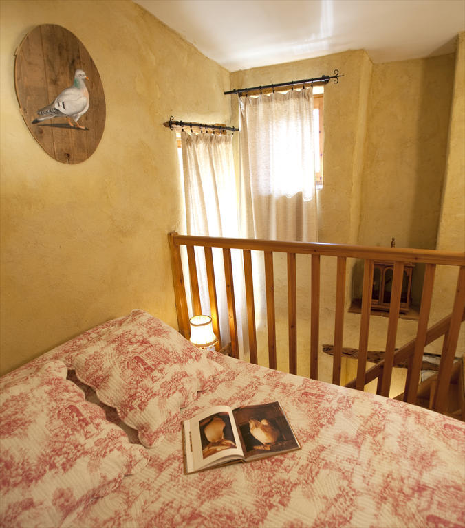 La Fontaine Bed & Breakfast Simiane-la-Rotonde Room photo