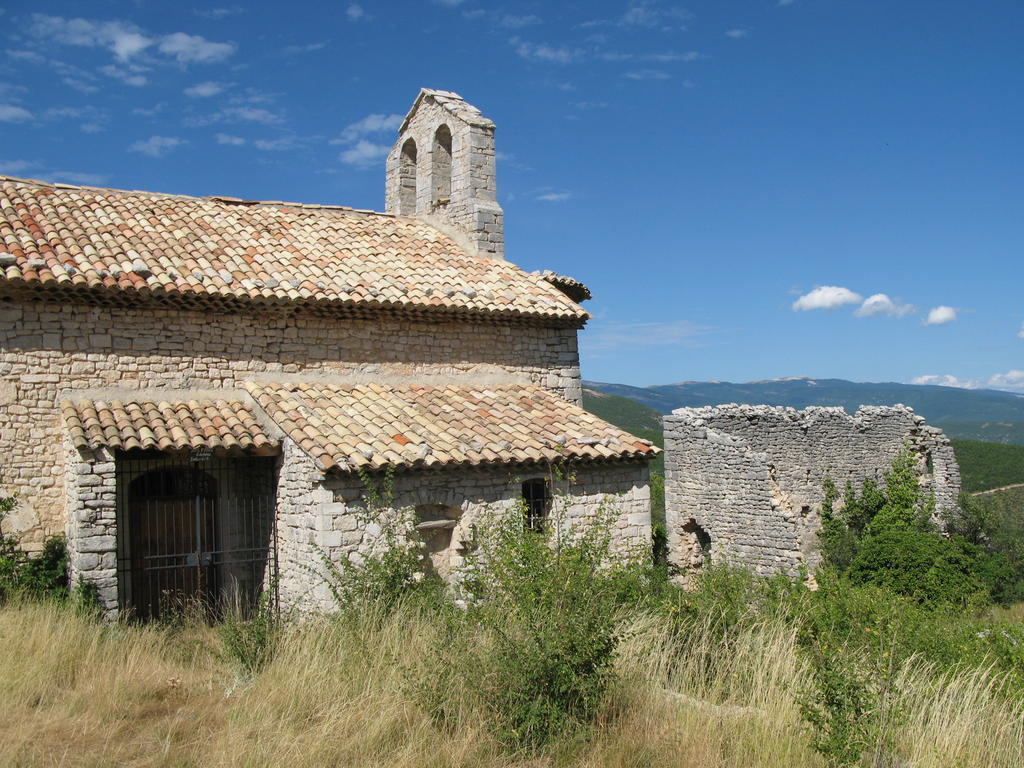 La Fontaine Bed & Breakfast Simiane-la-Rotonde Exterior photo